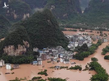 Hình ảnh Trung Quốc tả tơi vì một mùa hè mưa lũ kỷ lục