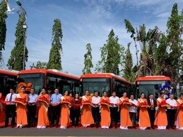 Cần Thơ: Khai trương 5 tuyến xe buýt nội tỉnh chất lượng cao - 1