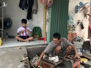 Sau khi giao mặt bằng, ngôi nhà của ông Mã Văn Hậu hiện rộng hơn 5 m2, chiều sâu nhà hơn một mét, ngày 17/9. Ảnh: Gia Minh.