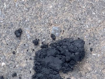 Quảng Ninh: Bắt giữ 2 container chở ‘chất lạ’ từ Việt Nam sang Trung Quốc - ảnh 1