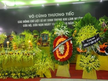 Nghẹn ngào tiễn đưa 13 cán bộ, chiến sĩ hy sinh ở Rào Trăng 3