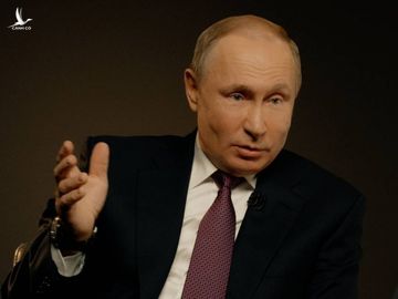 Tổng thống Nga Vladimir Putin trong cuộc phỏng vấn với hãng thông tấn TASS, ngày 7/10. Ảnh: TASS.