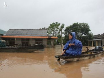 Hai cơn bão mới đang hình thành, một cơn hướng vào miền Trung - Ảnh 1.