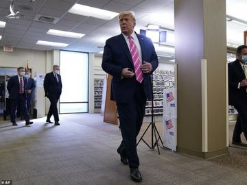 Tổng thống Mỹ bỏ phiếu sớm: ‘Tôi bầu cho một người tên Trump’ - ảnh 5