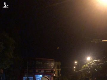 Quảng Bình: Lũ đang dâng vượt mốc lịch sử, hàng nghìn người dân kêu cứu trong đêm - ảnh 5