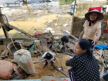 “Có nước không? Cho chị xin mấy chai. Bọn trẻ thèm cơm, các em có vào nữa cho chị xin túi gạo...” - Ảnh 10.