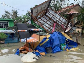 Philippines sơ tán hàng ngàn người tránh ‘siêu bão mạnh nhất thế giới Goni - Ảnh 6.