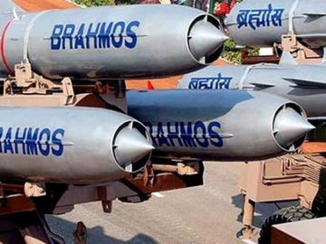 Ấn Độ đưa tên lửa BrahMos tới gần biên giới Trung Quốc - 1