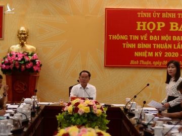 Bình Thuận: Đại biểu dự đại hội được tặng một chiếc cặp trị giá không đến 250.000 đồng - Ảnh 1.