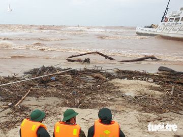 Đặc công nước, trực thăng sẽ cứu hộ thuyền viên tàu Vietship 01 trước khi bão số 6 vào bờ - Ảnh 4.