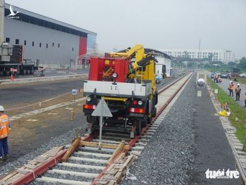 Tàu metro 1 lăn bánh ở depot, tháng 4-2021 sẽ chạy thử từ ngã tư Bình Thái về Long Bình - Ảnh 17.