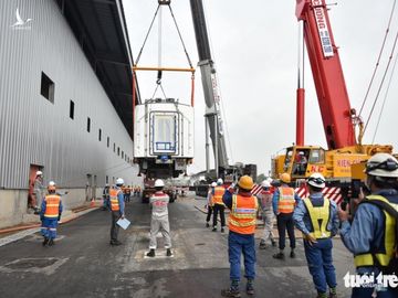 Tàu metro 1 lăn bánh ở depot, tháng 4-2021 sẽ chạy thử từ ngã tư Bình Thái về Long Bình - Ảnh 11.