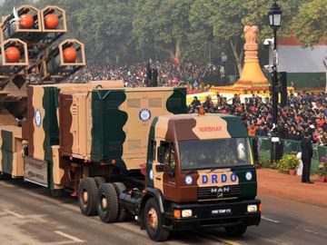 Xe bệ phóng tên lửa Nirbhay trong lễ duyệt binh tại thủ đô New Delhi năm 2018. Ảnh: PIB.