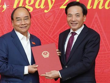 Thủ tướng trao quyết định bổ nhiệm cho nguyên Bí thư Tỉnh ủy Điện Biên - Ảnh 1.