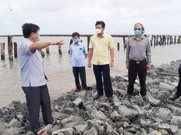 Công bố tình huống khẩn cấp sạt lở đê biển Tây - Ảnh 3.