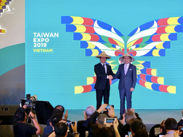 Ông Vũ Tiến Lộc - Chủ tịch Phòng Thương mại và Công nghiệp Việt Nam (trái) gặp gỡ đại diện Hiệp hội Xúc tiến Thương mại Đài Loan. Ảnh: TAITRA.