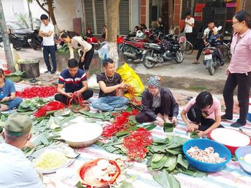 Hơn 90 tỉ đồng trong ngày đầu Hải Phòng vận động ủng hộ miền Trung - Ảnh 2.