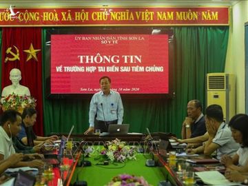 1 trẻ tử vong, 4 trẻ vào viện sau tiêm vắc xin ComBE Five - Ảnh 1.