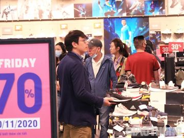 người hà nội bỏ bữa đi "săn" hàng giảm giá ngày black friday