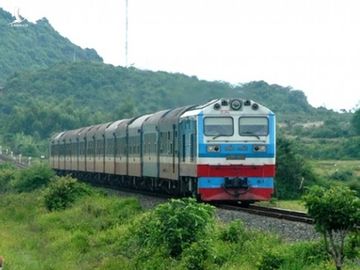 Bắc tới Nam hơn 2.000 km mà bỏ quên đường biển, đường sắt