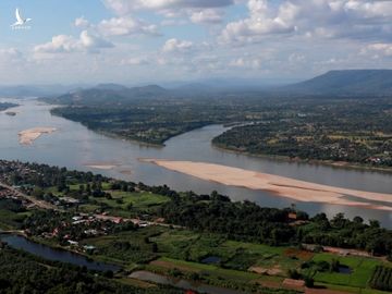 Sông Mekong đoạn chảy qua biên giới Thái Lan và Lào hồi năm 2019. Ảnh: Reuters.