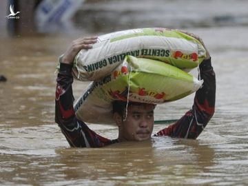 Cuồng phong Vamco - Cơn bão số 13 đang vào Biển Đông vừa khiến Philippines khốn đốn thế nào? - Ảnh 8.