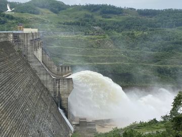 Vụ thuỷ điện "chống lệnh" trước bão số 13: Buộc mở van hoàn toàn, công an giám sát liên tục