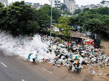 Rác là miếng bánh màu mỡ phải ‘tranh giành’ mới có được