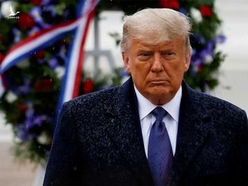 Tổng thống Trump tại Nghĩa trang Quốc gia Arlington ngày 11/11. Ảnh: Reuters.