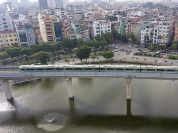 Ngắm tàu Cát Linh - Hà Đông chạy thử trong sương mù Hà Nội - ảnh 5