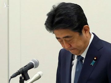 Cựu thủ tướng Nhật Shinzo Abe tại cuộc họp báo ở Tokyo hôm nay. Ảnh: Reuters.