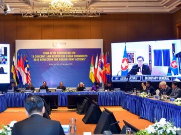 Việt Nam đã chủ động dẫn dắt ASEAN vượt qua khó khăn - Ảnh 1.