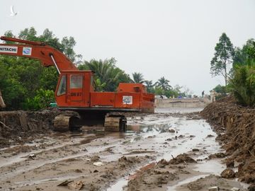 Đường dẫn phía Bến Tre đang gấp rút thi công, sẽ hoàn thành trước Tết Tân Sửu. Ảnh: Hoàng Nam