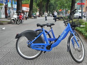 Thí điểm xe đạp công cộng Mobike ở trung tâm TP.HCM giá 10.000 đồng/giờ - Ảnh 1.