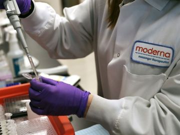 Pfizer và Moderna có thể thu về 32 tỷ USD ảnh 1 Pfizer va Moderna co the thu ve 32 ty USD anh 1