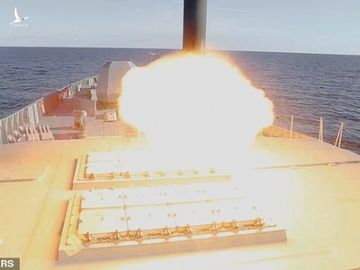 TT Putin ra lệnh, tên lửa Nga khai hỏa ồ ạt chưa từng có: NATO lạnh gáy - Ảnh 2. TT Putin ra lệnh, tên lửa Nga khai hỏa ồ ạt chưa từng có: NATO lạnh gáy - Ảnh 2.