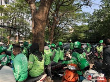 Vay 500 triệu mua xe cày Grab: Vỡ mộng thu nhập 30 triệu/tháng