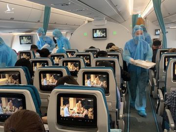 Đại diện Vietnam Airlines: Chờ nam tiếp viên khỏi bệnh COVID-19 sẽ đưa ra hướng kỷ luật nghiêm