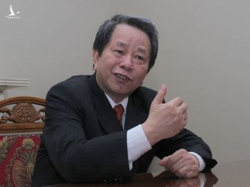Chuyên gia Nguyễn Trần Bạt qua đời sau cơn đột quỵ - Ảnh 1.