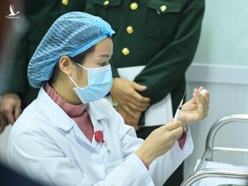 Sức khỏe của những người đầu tiên tiêm vắc xin Covid-19 Việt Nam ra sao? - 2 Sức khỏe của những người đầu tiên tiêm vắc xin Covid-19 Việt Nam ra sao? - 2