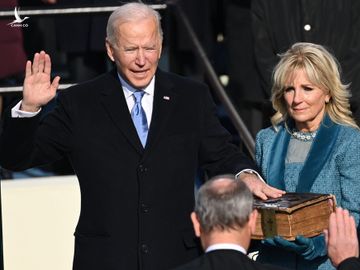 Ông Biden tuyên thệ nhậm chức tổng thống Mỹ. ẢNH: REUTERS