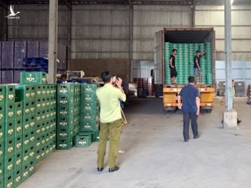 Nhái vỏ bia Sài Gòn, đề nghị truy tố giám đốc và cả công ty bia Sài Gòn Việt Nam - Ảnh 1. Nhái vỏ bia Sài Gòn, đề nghị truy tố giám đốc và cả công ty bia Sài Gòn Việt Nam - Ảnh 1.