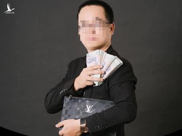 Thành viên Wefinex bị tố “phông bạt: Mua xe cũ chưa tới 700 triệu đồng nhưng thổi giá lên tận 2,1 tỷ, lễ nhận xe diễn ra ngay trên vỉa hè - Ảnh 11. Thành viên Wefinex bị tố “phông bạt: Mua xe cũ chưa tới 700 triệu đồng nhưng thổi giá lên tận 2,1 tỷ, lễ nhận xe diễn ra ngay trên vỉa hè - Ảnh 11.