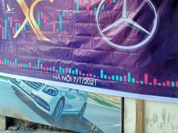 Thành viên Wefinex bị tố “phông bạt: Mua xe cũ chưa tới 700 triệu đồng nhưng thổi giá lên tận 2,1 tỷ, lễ nhận xe diễn ra ngay trên vỉa hè - Ảnh 3. Thành viên Wefinex bị tố “phông bạt: Mua xe cũ chưa tới 700 triệu đồng nhưng thổi giá lên tận 2,1 tỷ, lễ nhận xe diễn ra ngay trên vỉa hè - Ảnh 3.