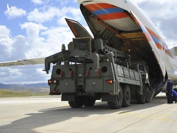 Thổ Nhĩ Kỳ bị xử ép: Mua S-400 từ Nga bị phạt, mua S-300 thì không? - Ảnh 1.