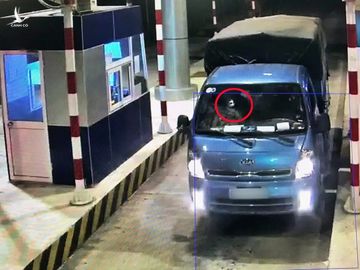 Nhóm học sinh lớp 9 là thủ phạm ném vỡ kính hàng loạt xe trên cao tốc - ảnh 1