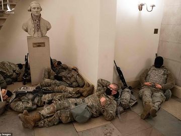 Hàng trăm vệ binh ngủ trên sàn nhà quốc hội Mỹ - 3