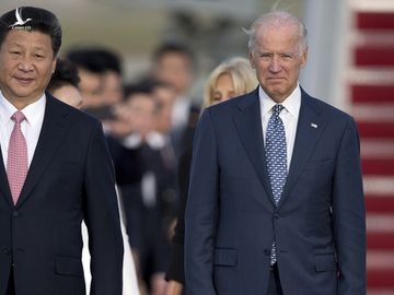 Chủ tịch Trung Quốc Tập Cận Bình (trái) và Phó tổng thống Mỹ Joe Biden tại Mỹ năm 2015. Ảnh: AP.