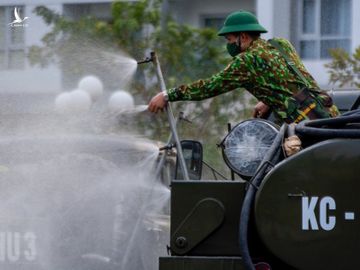 Phun khu trung benh vien anh 7