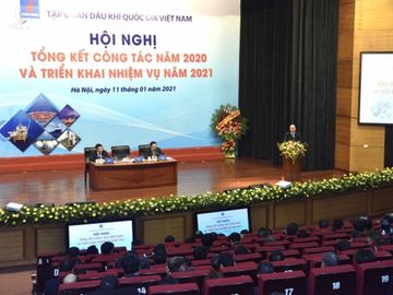 Thủ tướng Nguyễn Xuân Phúc dự Hội nghị Tổng kết công tác năm 2020 và triển khai nhiệm vụ năm 2021 của Tập đoàn Dầu khí Quốc gia Việt Nam.